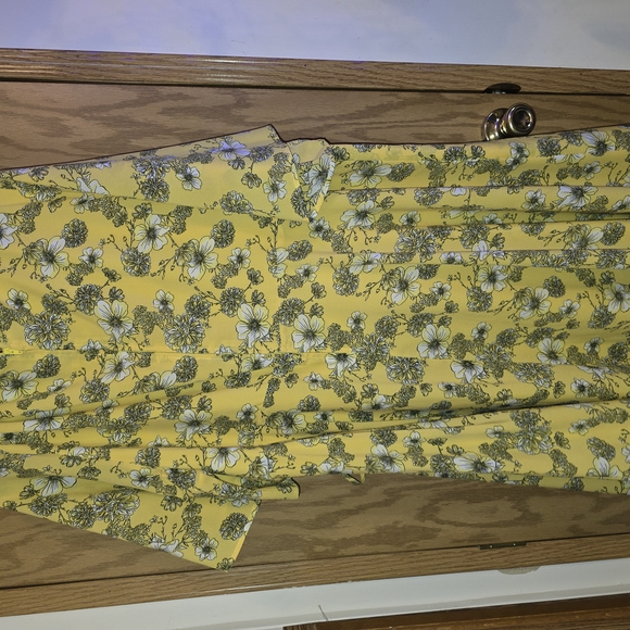 Torrid Yellow Flutter Sleeve Sundress - Picture 2 of 6
